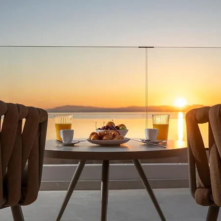 公寓 Elysian Beachfront Luxury With Jacuzzi - Sea & View - Adults Only
