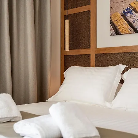 公寓 Elysian Beachfront Luxury With Jacuzzi - Sea & View - Adults Only
