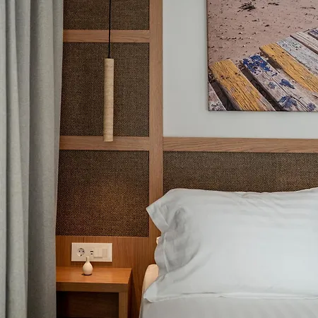 公寓 Elysian Beachfront Luxury With Jacuzzi - Sea & View - Adults Only *