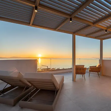 公寓 Elysian Beachfront Luxury With Jacuzzi - Sea & View - Adults Only *