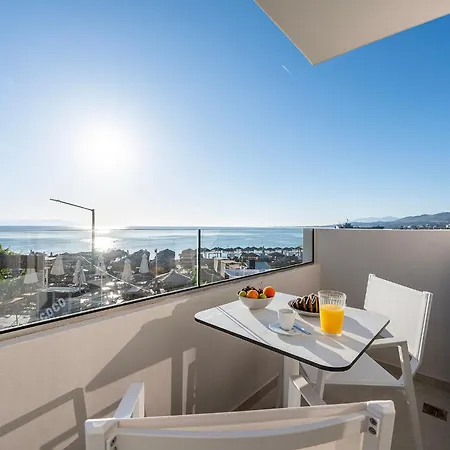 公寓 Elysian Beachfront Luxury With Jacuzzi - Sea & View - Adults Only 科斯镇