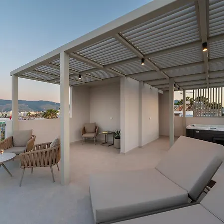 公寓 Elysian Beachfront Luxury With Jacuzzi - Sea & View - Adults Only