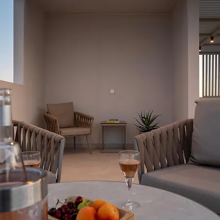 公寓 Elysian Beachfront Luxury With Jacuzzi - Sea & View - Adults Only