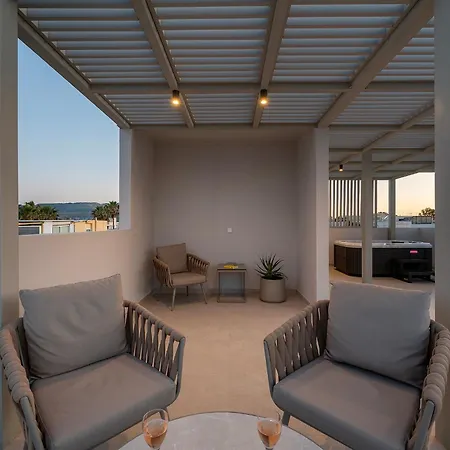Elysian Beachfront Luxury With Jacuzzi - Sea & View - Adults Only 公寓