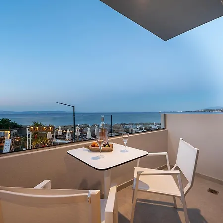 公寓 Elysian Beachfront Luxury With Jacuzzi - Sea & View - Adults Only 科斯镇